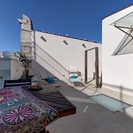 Ortigia מלון דירות 4*